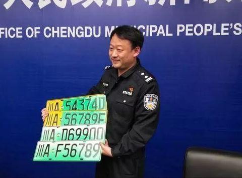 十二城启用绿色号牌，新能源汽车时代来临？