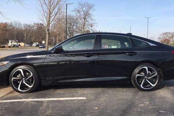 十代雅阁实拍照流出, 外观帅到不行, 网友: 急不可耐了！