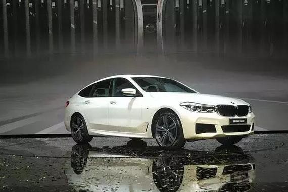 轿车、SUV、MPV老三样缺乏个性？别忘了，车展上还有跨界车型