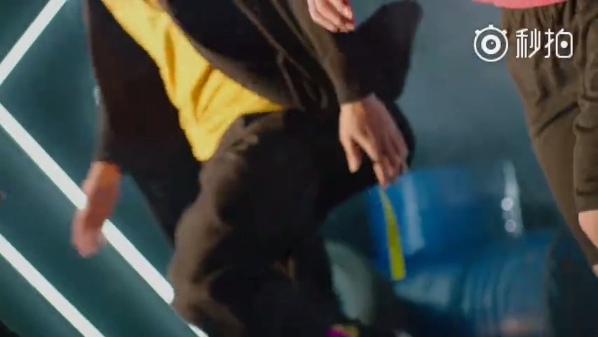 汽车营销 【奥迪A4L】冬天又到了！各单位注意，雾霾来袭，目标前方，预备...