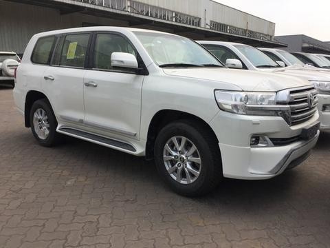 17款酷路泽4600 沉稳有力 尽显男儿本色