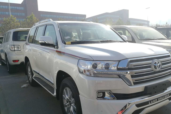 陆地巡洋舰4000GXR顶配V6动力川藏利器