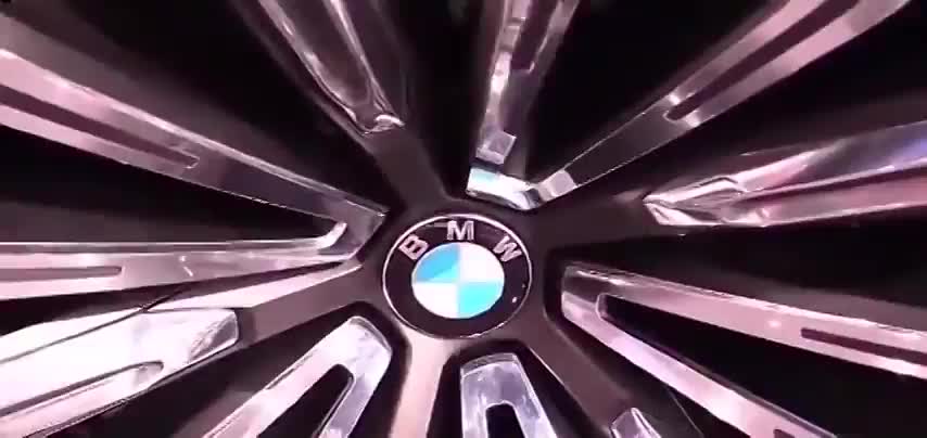 这款豪华车一旦上市，你觉得会慌的到底是奔驰还是奥迪哪？