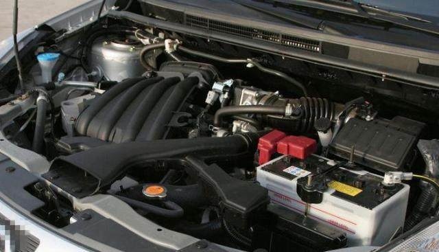 洗车时,能不能用水冲洗发动机?可别被洗车店忽