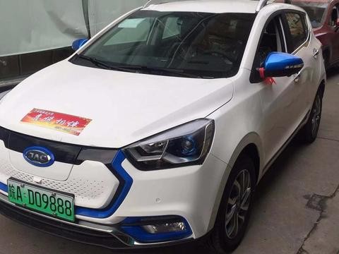 iEV7S车主喜获首个新能源专用号牌 江淮新能源汽车受追捧