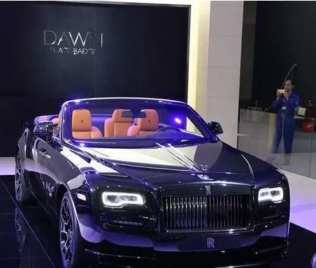 你知道劳斯莱斯全新幻影与曜影Black Badge同时登台的几率有多大么？| 广州车展