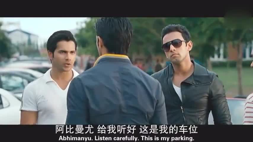 本田抢了法拉利跑车的车位 被法拉利车主嘲讽后 竟做出这种行为