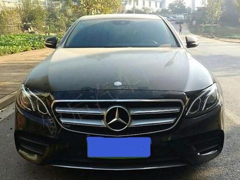 54万元的奔驰E300L借给朋友一天一夜，看到仪表盘后车主强颜欢笑
