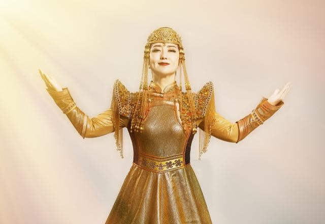 情动草原!格格演绎《成吉思汗舞曲》,传唱英雄