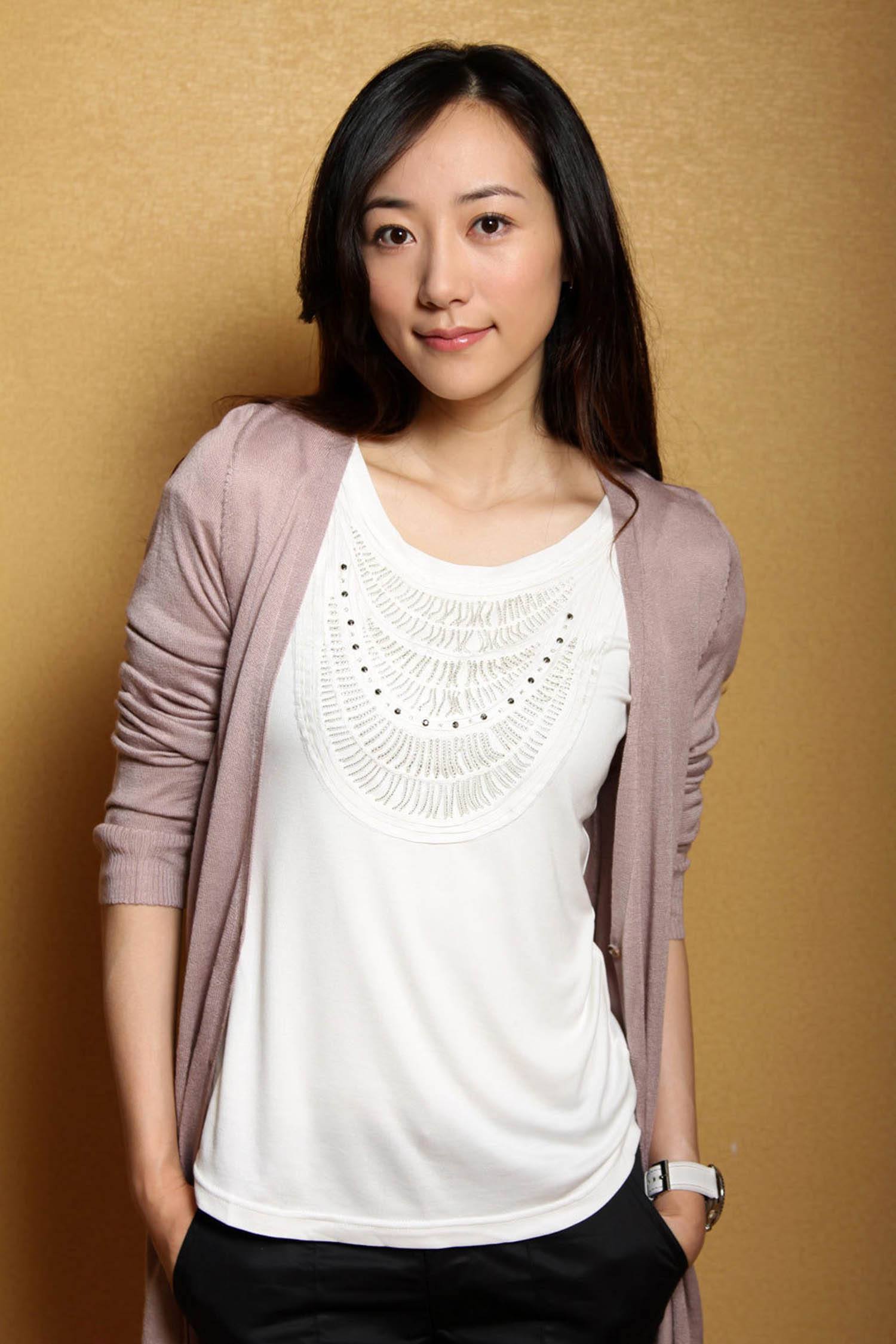 韩雪被邀请函维密秀，却未到现场，引起网友高度关注