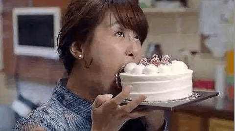 女神的吃戏:杨幂米饭吃到撑,刘诗诗猛啃鸡腿,只