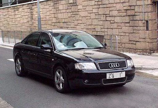 澳门车牌相对香港车牌要简单一点,前后均为黑底白字,也有少量属于大