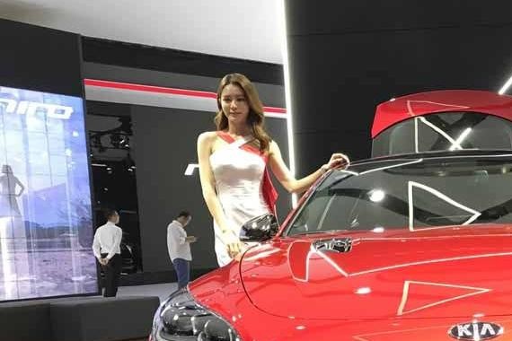 27.98万起 起亚后驱大轿跑Stinger上市 颜值不输BBA