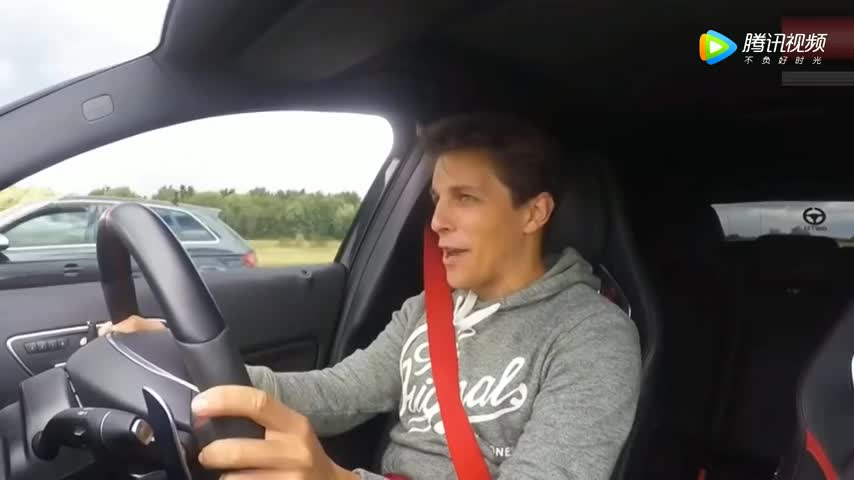 都说奔驰A45是最强小钢炮：这辆奥迪RS3表示不同意