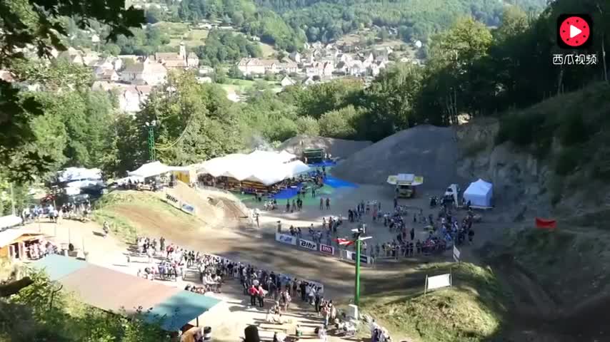 山地摩托车自杀式越野挑战，真是疯狂！