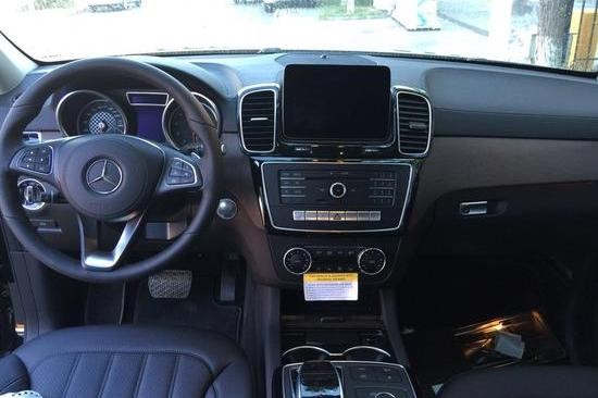 17款奔驰GLS450配置解析 领袖风范商务越野SUV报价