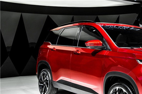 适合年轻人的高颜值SUV，首选宝骏530