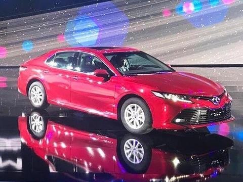 全新凯美瑞上市订单破万，迈腾地位难保