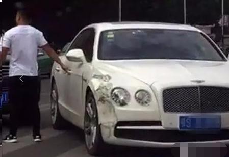 哈弗H6撞上了宾利，宾利车主看到哈弗车主后直呼太荣幸了