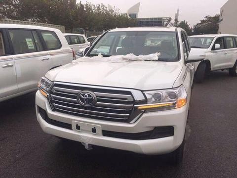 平行进口车：2018款丰田兰德酷路泽4000GRX后挂备胎版