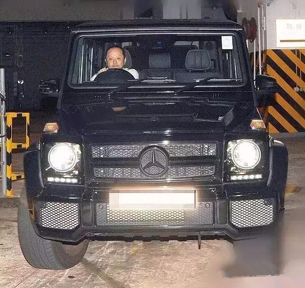 香港豪车最多的不是郭富城是他，停满5层车库，有16块定制车牌