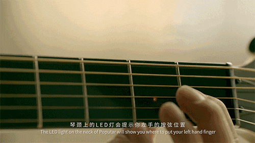 gif gif 初学者以「真实吉他版节奏大师」的游戏方式快速学会流行