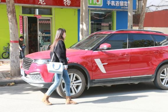 店老板谈众泰T700：有里子有面子，脚部感应尾门很实用