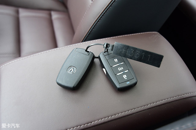 再度冲击中型轿车 爱卡试驾长安睿骋CC