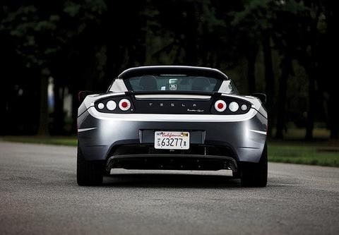 特斯拉到底有多快？百公里加速1.9秒，比任何超跑都快