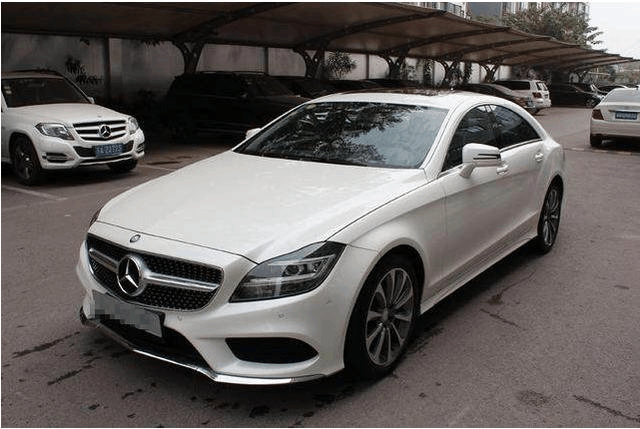 女司机花70万买奔驰,反赚了210万,4S店想哭都