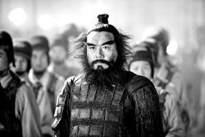三国拥有狂暴战斗力的名将,万人敌关羽暂居第四,第一毫无争议