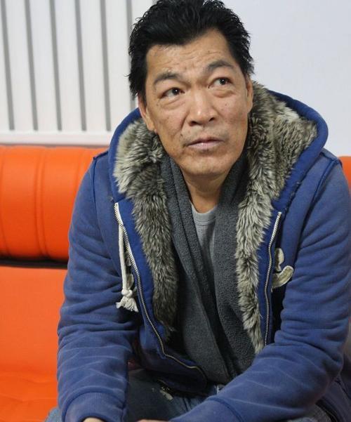 大傻成奎安，并非天生恶相，曾任几届村长，爱好慈善、足球、赛车
