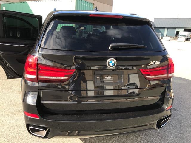 全新18款宝马X5震撼来袭最为经典公路SUV的王者之范