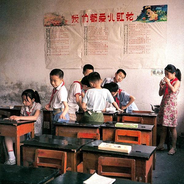 80年代初属于70后的小学生活生活清贫却一生回忆