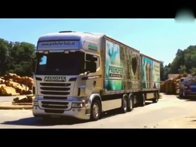 运送木屑的卡车是怎样装车卸车的，一起来看看吧