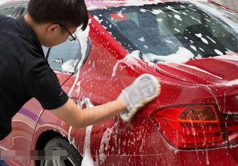 加半箱油更省油？最伤车的3种行为，你还傻傻的如此“爱车”吗？