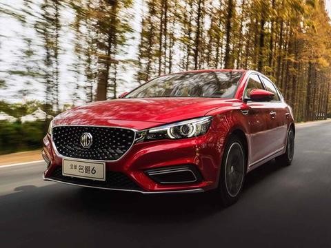 一汽亮出杀手锏，9万块的轿跑车谁还买CC？混动版百公里1.5L！