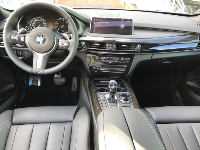 全新18款宝马X5震撼来袭最为经典公路SUV的王者之范