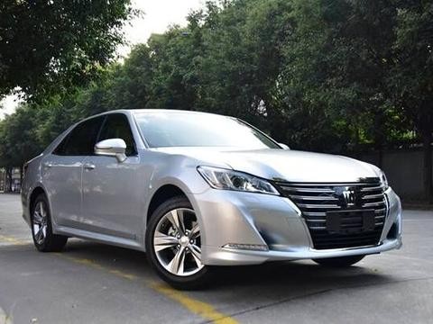 想买皇冠，谁来说一下2.0和2.5l的优缺点?