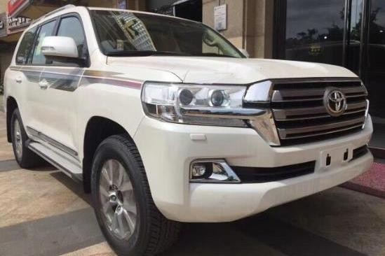 丰田酷路泽陆地巡洋舰四驱王者