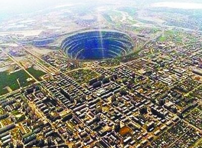 地球8大震撼人心的陨石坑,有一个在中国