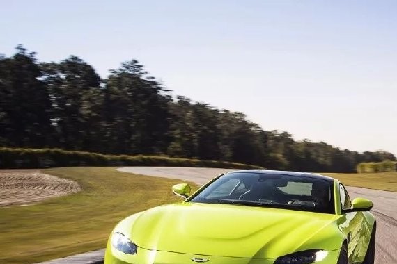 新一代阿斯顿 · 马丁Vantage，起步价让BBA车主都坐不住了