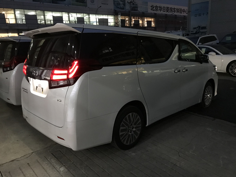 奢华MPV保姆车埃尔法 2018款丰田埃尔法价格