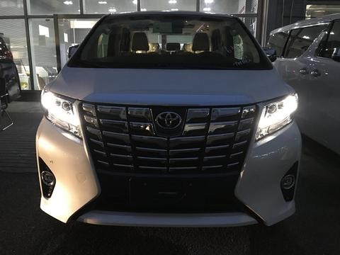 奢华MPV保姆车埃尔法 2018款丰田埃尔法价格