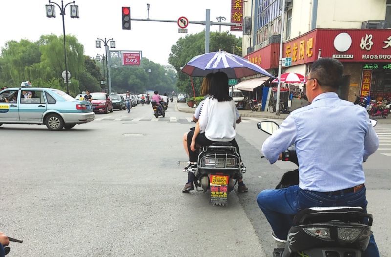男子在福州骑超标电动车,小车驾照被扣12分!还