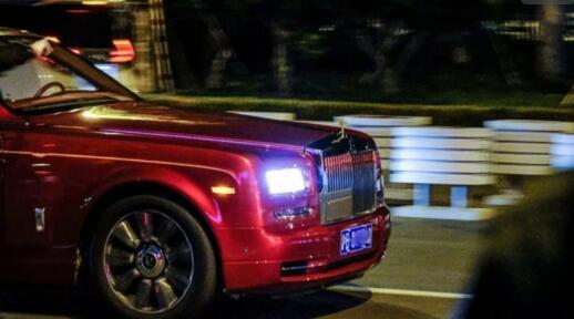 探秘土豪都开什么车去看上海维密秀