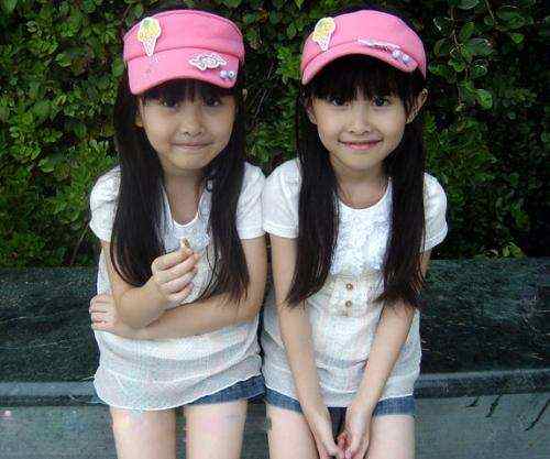 60岁阿姨做试管婴儿生下一对双胞胎,7年后表示