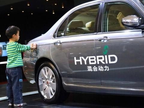 1-10月新能源车积分比例达5.7%；欧盟出台最严法规加速电动化