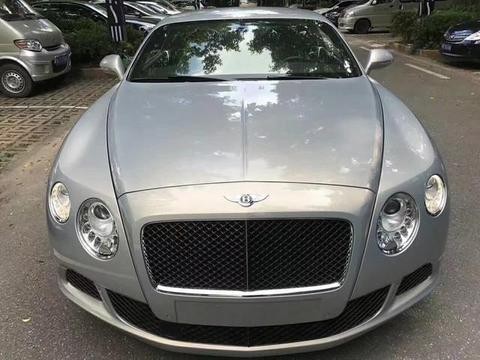 导购将豪车作为人生目标，努力拼搏最终竟用92万将宾利开回了家