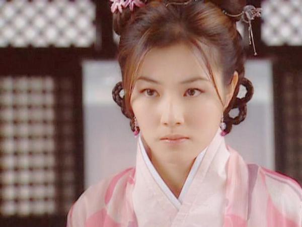 电视剧《天下第一》中的几个女主角,你觉得谁最美?